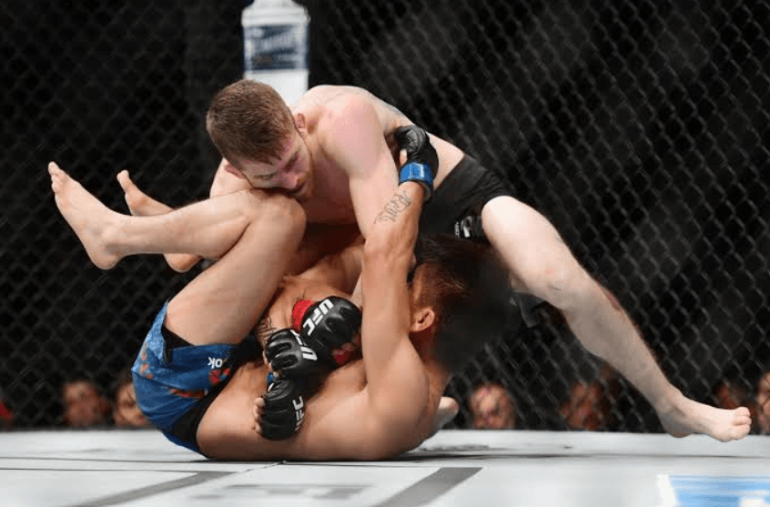 Sandhagen Favored to Repeat Against Bautista at UFC 329 cover image