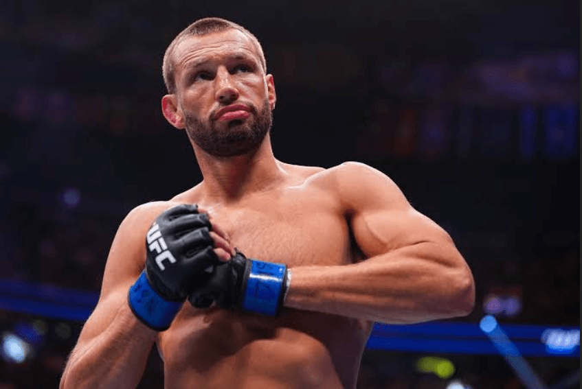 "It F*cks Everything Up": de Ridder Opens Up on Extreme Weight Cuting cover image